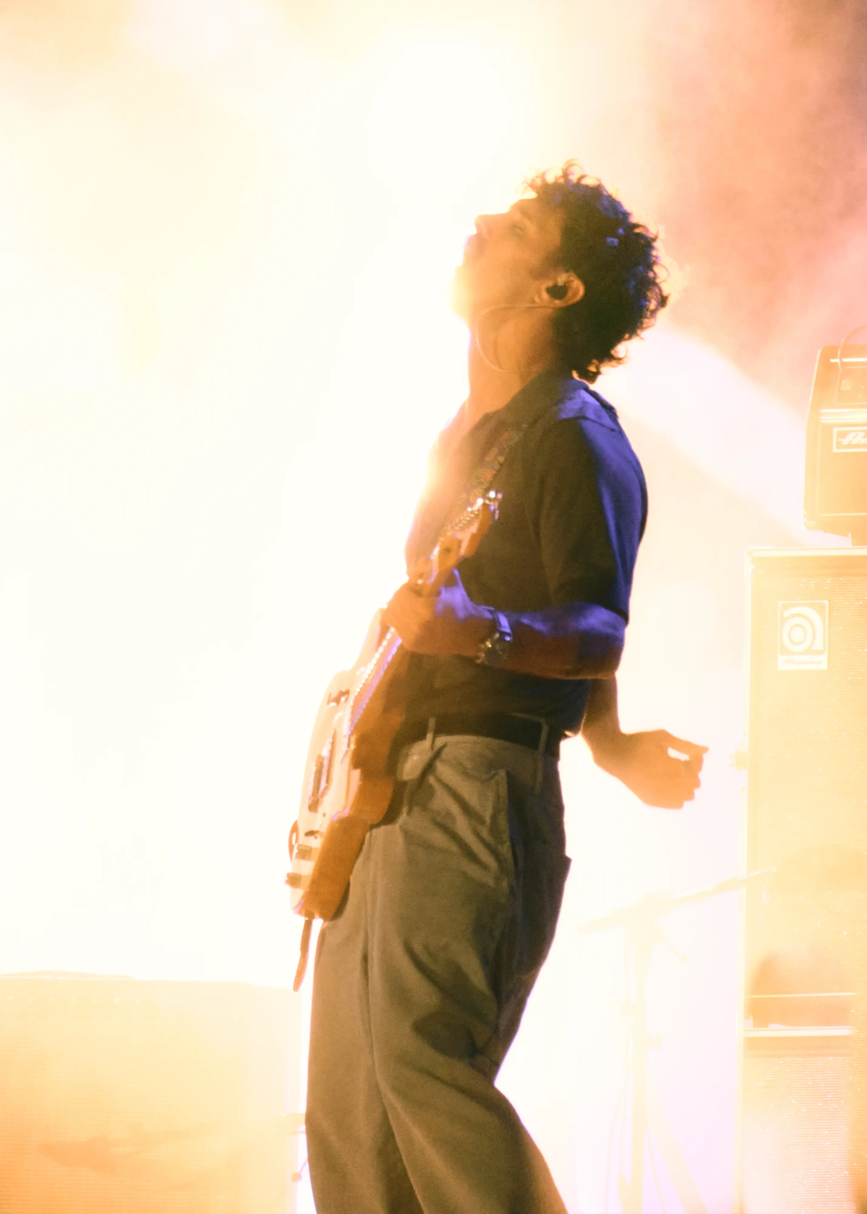 El vocalista y guitarrista de Good Franco, Fran, con su energía imparable en el elepegece festival en la isla de Gran Canaria.